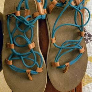 Deep Lake Voya Infinity Teva sandals
